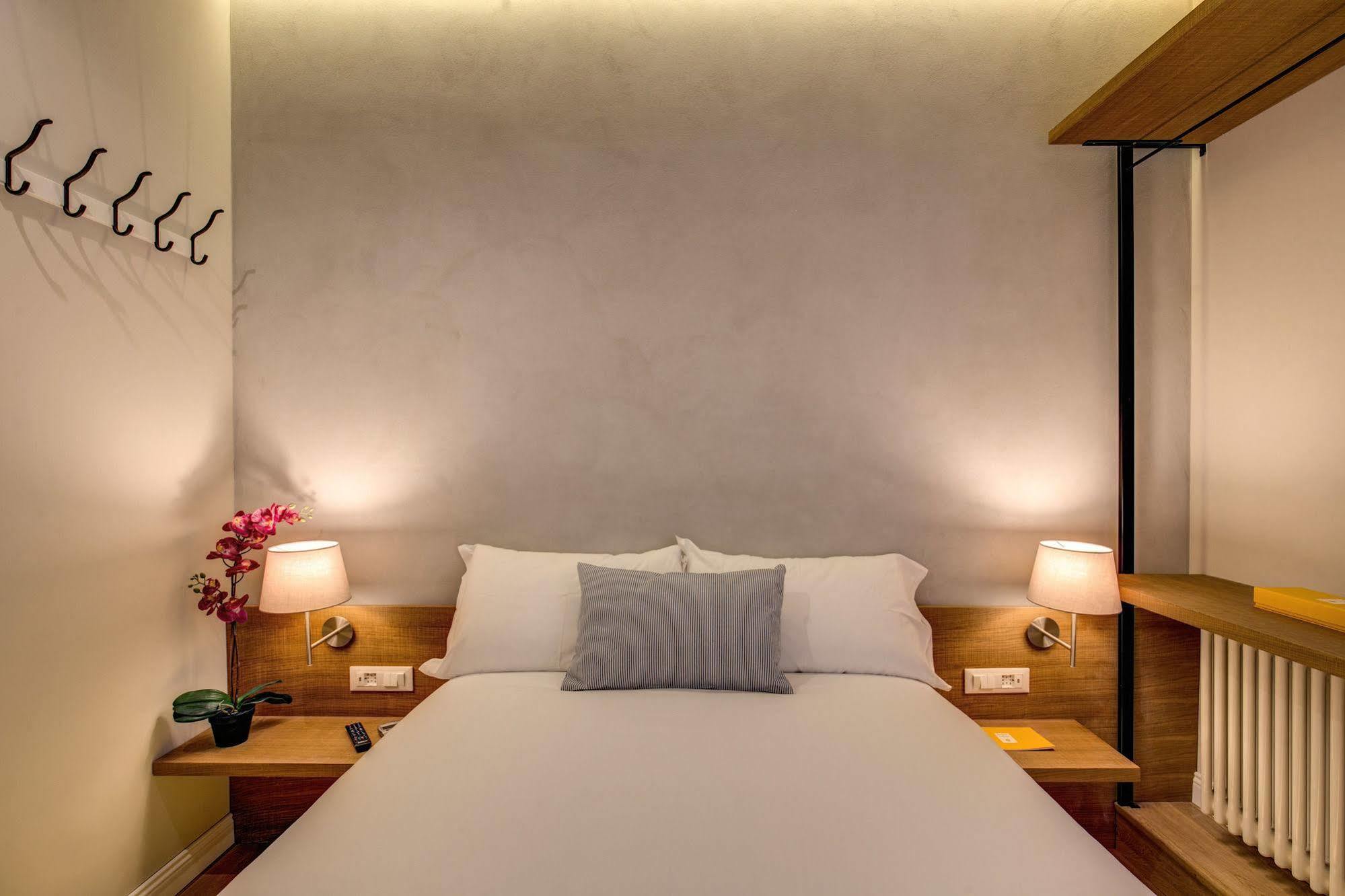 The Spanish Piazza Di Spagna Bed & Breakfast 2*